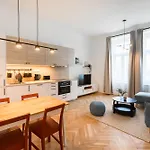 Urban One-Bedroom Apartment