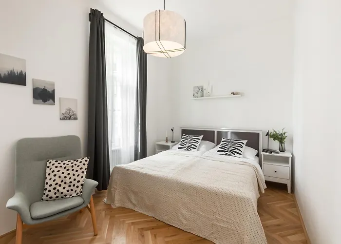 Urban One-Bedroom Apartment